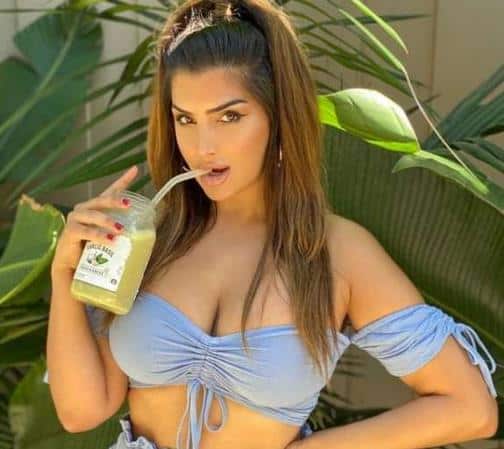 Emira Kowalska Biography, Wiki, Net Worth, Age, Career, Family, Boyfriend, Ethnicity, Religion, Husband and childrens. 