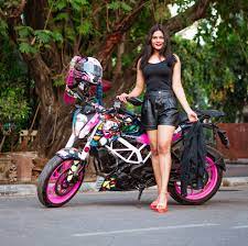 RiderGirl Vishakha Biography, Age, Boyfriend, Affairs, Husband, Photo, Height, Weight, Net Worth, Bikes, silchar bike rider girl wiki and more.