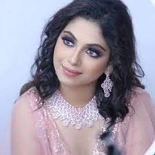 Smita Shewale Marathi Actress Photos, Biography, wiki, smita shewale husband name, smita shewale age, smita shewale husband, instagram, Net worth, Boyfriend, tv shows and more