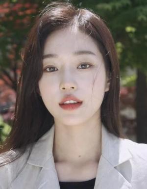Roh Yoon-SEO Biography, Wiki, Net Worth, Boyfriend, affair, family, parents, career, nationality, roh yoon-seo movies and tv shows and more