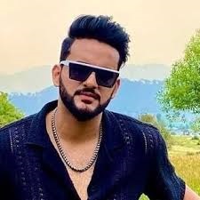 Fukra Insaan (Abhishek Malhan), Biography, Age, Net Worth, Height, Big Boss, Real Name, Girlfriend and more